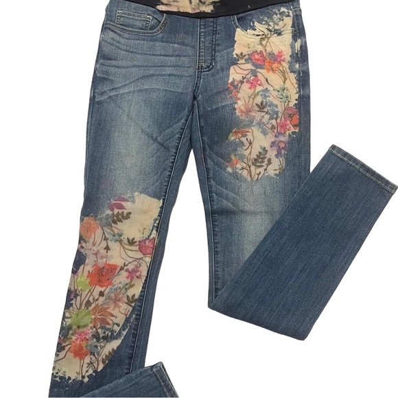 NWOT Maternity M.Rena Stretch Jeans-Floral Legs Sz- S - Picture 1 of 7